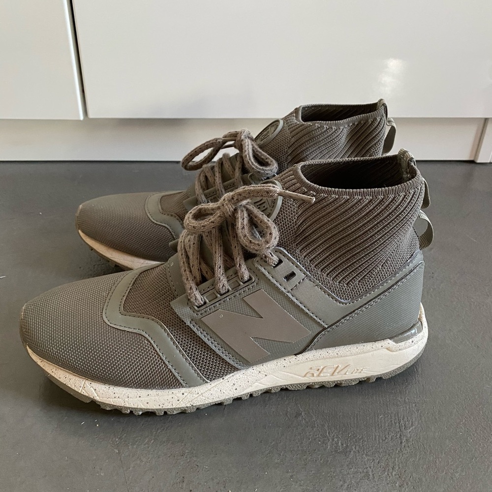 New Balance 247 Mid Womens Size 8